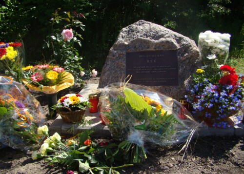 Erst nach einer Unterschriftensammlung war es möglich, in der Nähe des Tatorts an Rick Langenstein zu erinnern. (Foto: BgR Magdeburg)